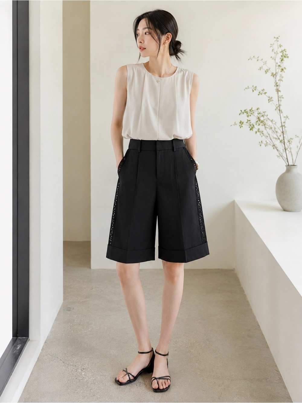 Goen.J Black Lace Trim Bermuda Shorts Tailored Cotton Blend Women’s 30 Waist
